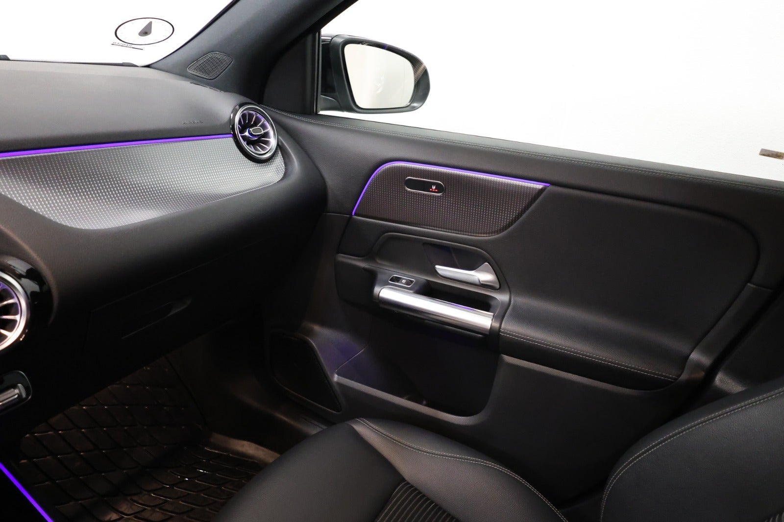 Sort Mercedes GLA200 fra 2022