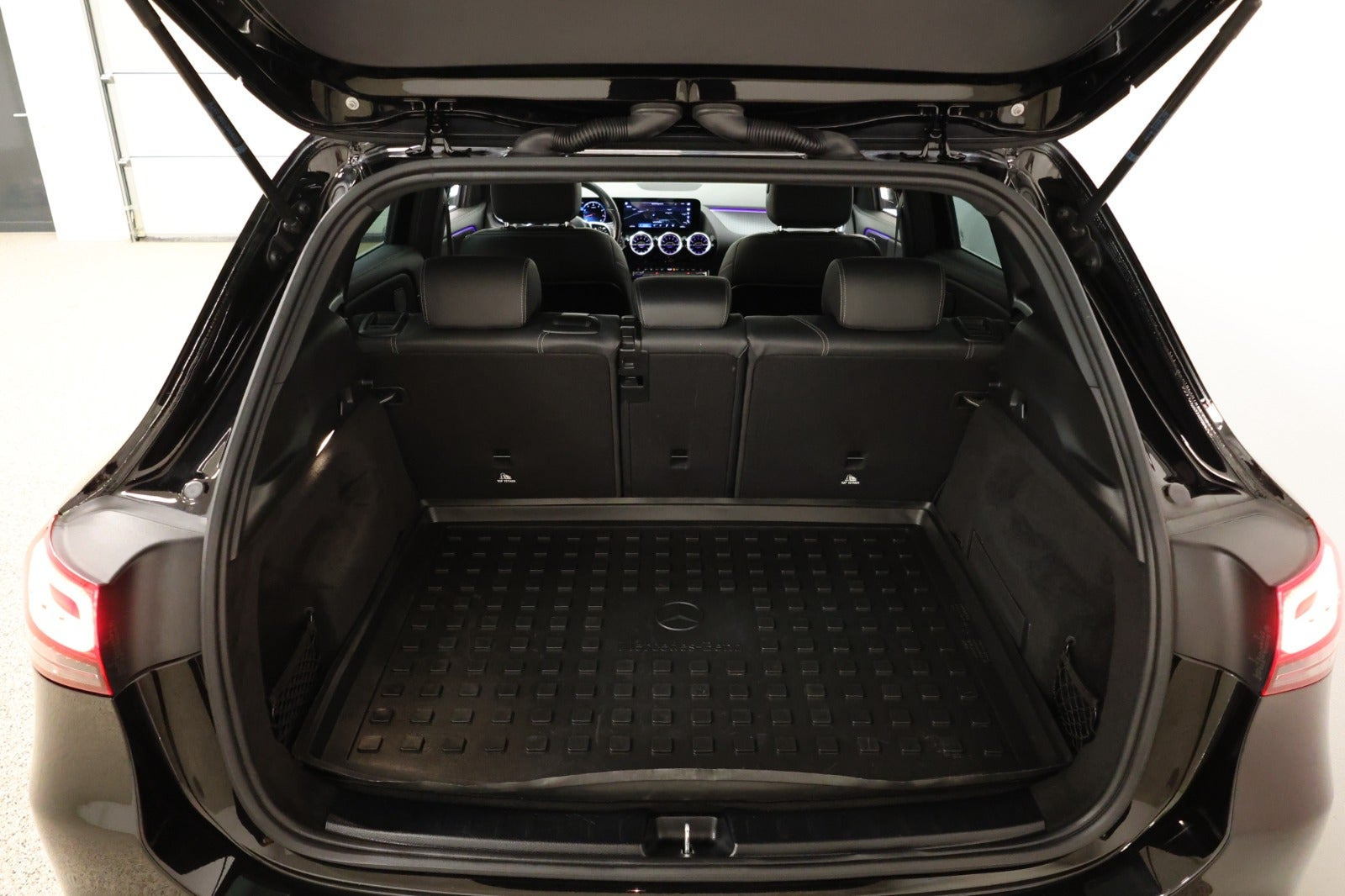 Sort Mercedes GLA200 fra 2022