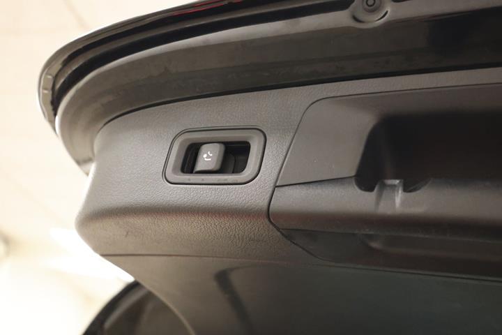 Sort Mercedes GLA200 fra 2022