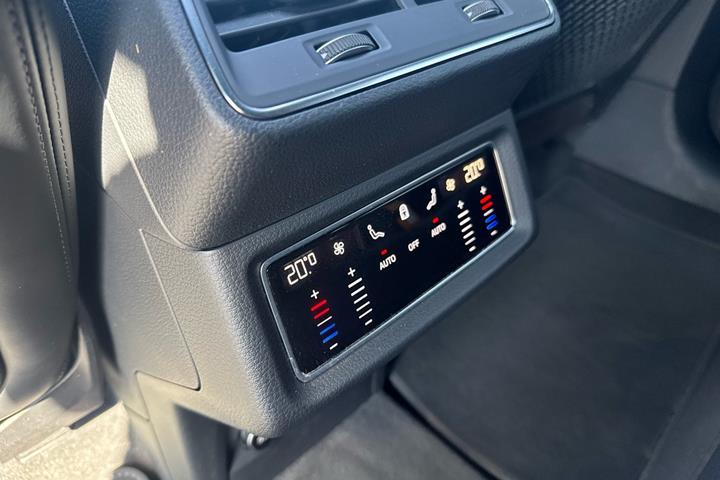 Sort Audi e-tron fra 2022