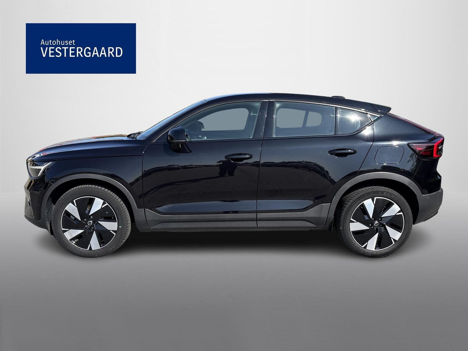 Sort Volvo C40 fra 2024