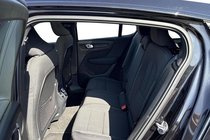 Sort Volvo C40 fra 2024
