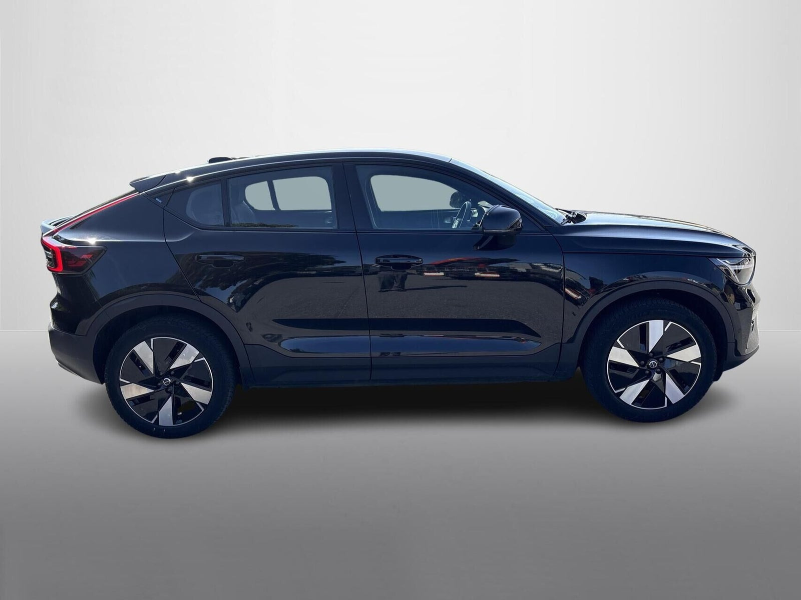 Sort Volvo C40 fra 2024