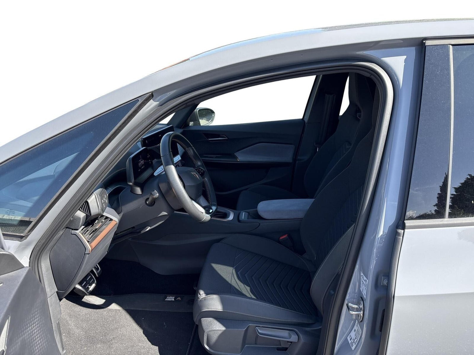 Grå Cupra Born fra 2024