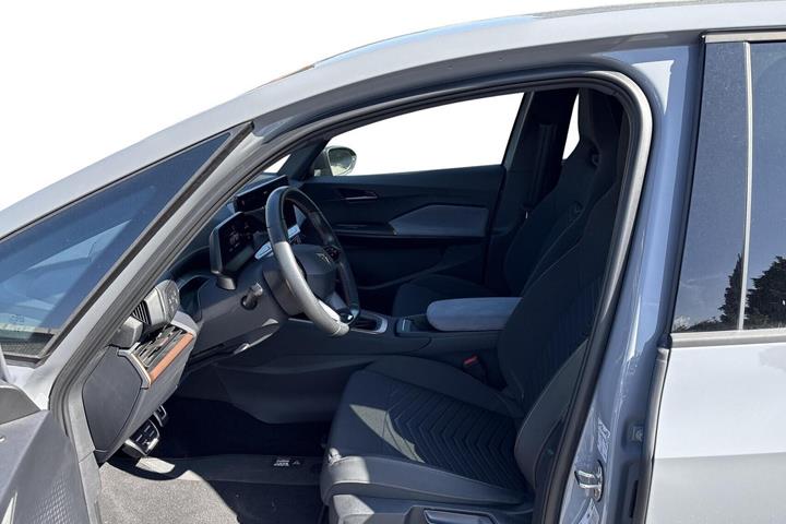 Grå Cupra Born fra 2024