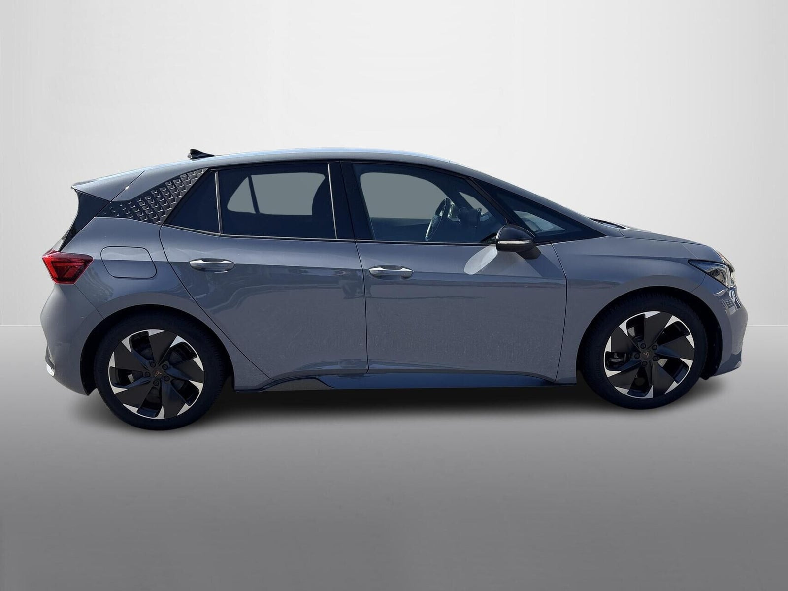 Grå Cupra Born fra 2024