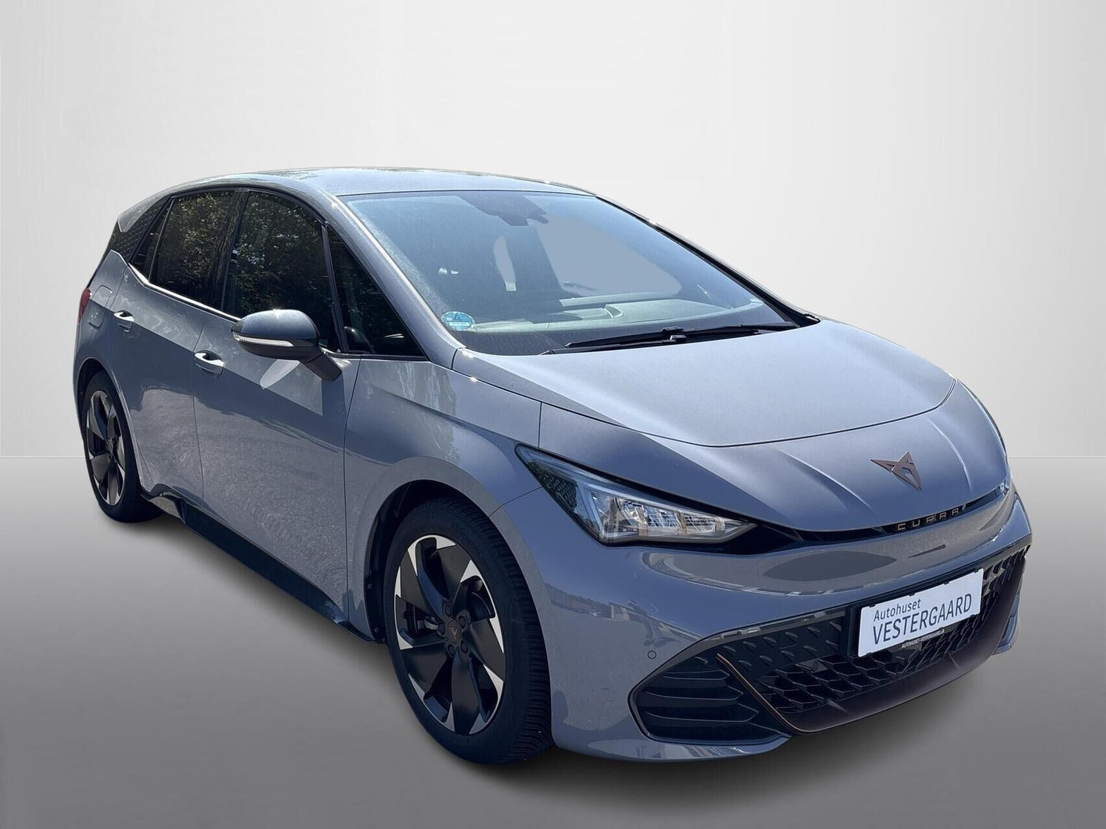 Grå Cupra Born fra 2024