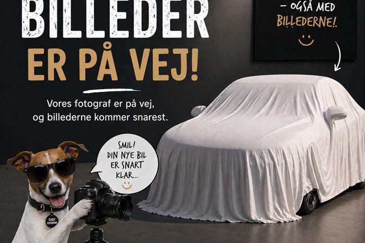 Hvid Tesla Model Y fra 2025
