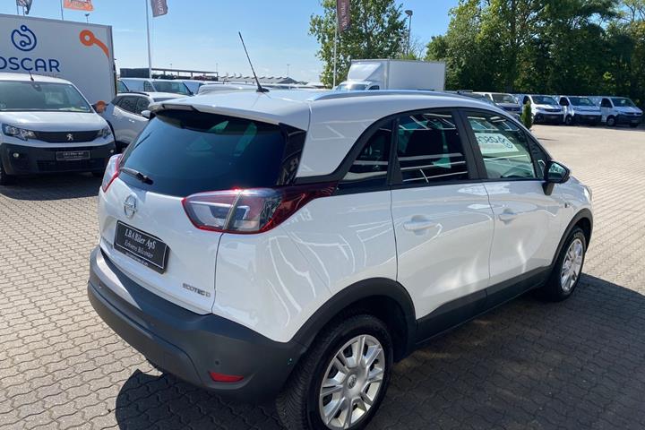 Hvid Opel Crossland X fra 2019