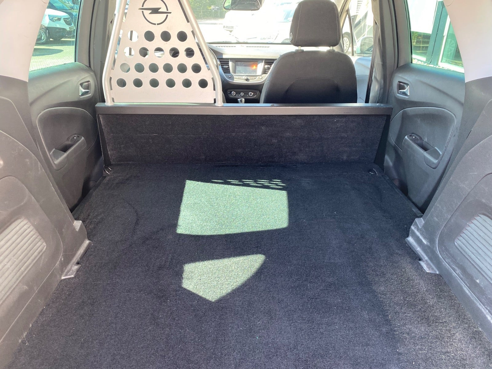 Hvid Opel Crossland X fra 2019