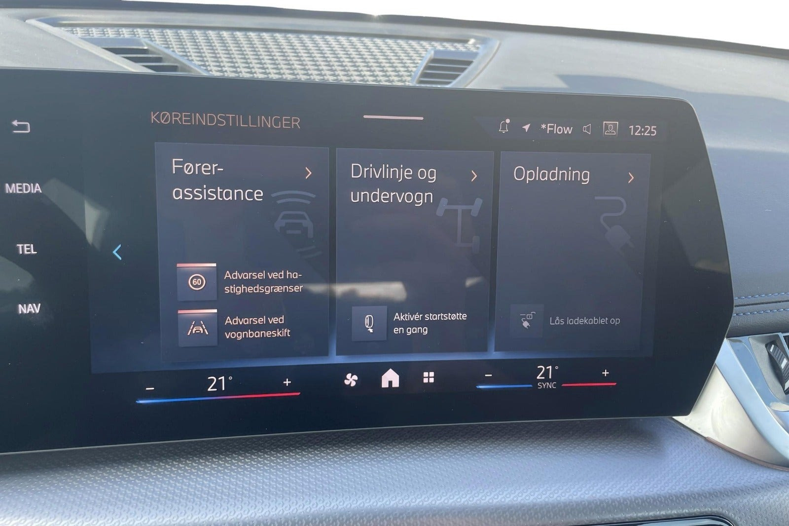 Grøn BMW iX1 fra 2024