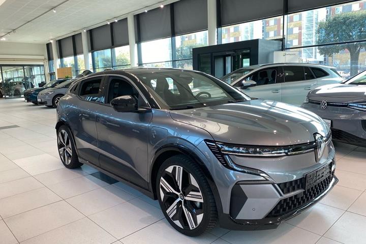 Beige Renault Megane E-Tech fra 2023