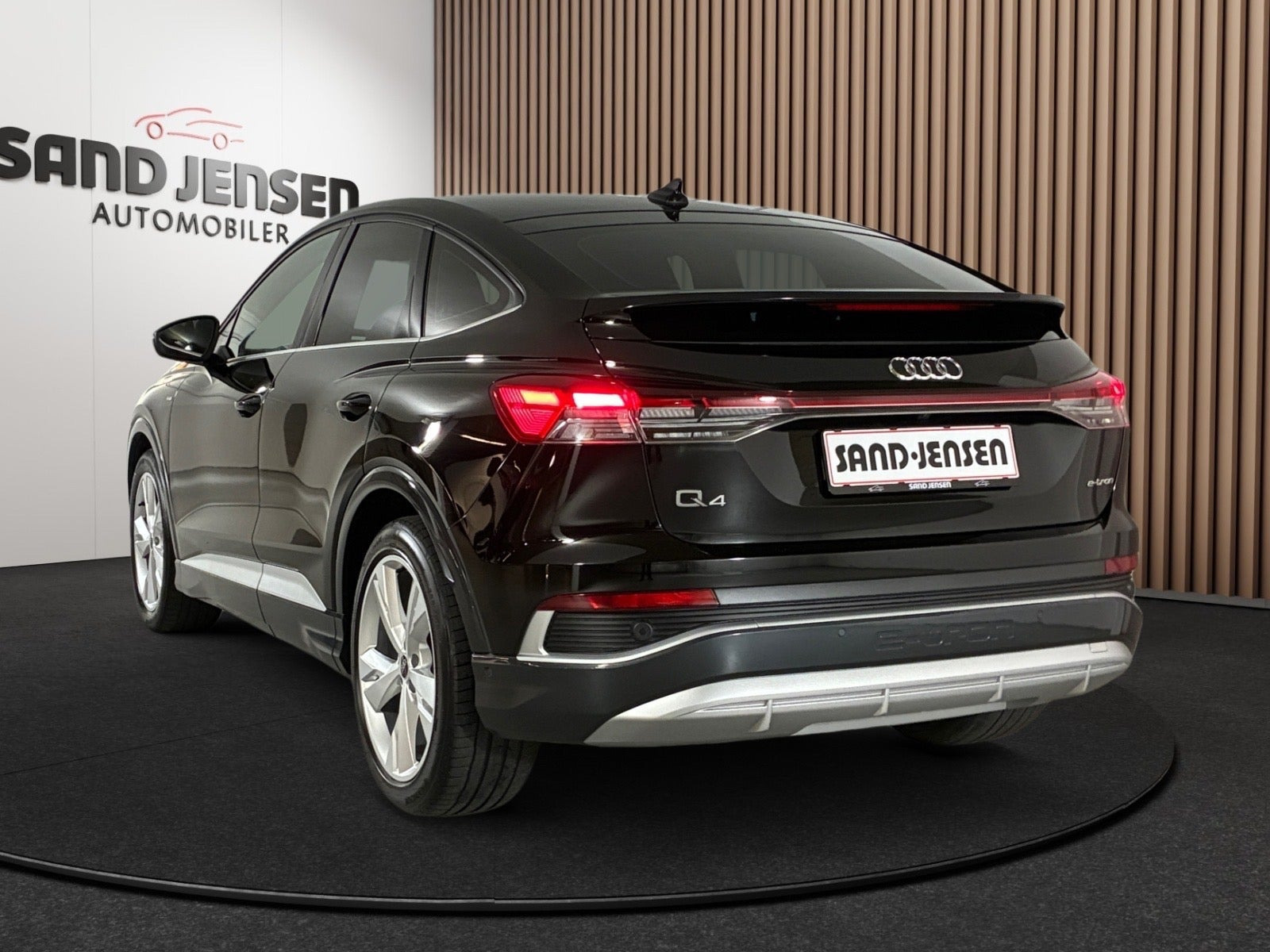 Sort Audi Q4 e-tron fra 2024