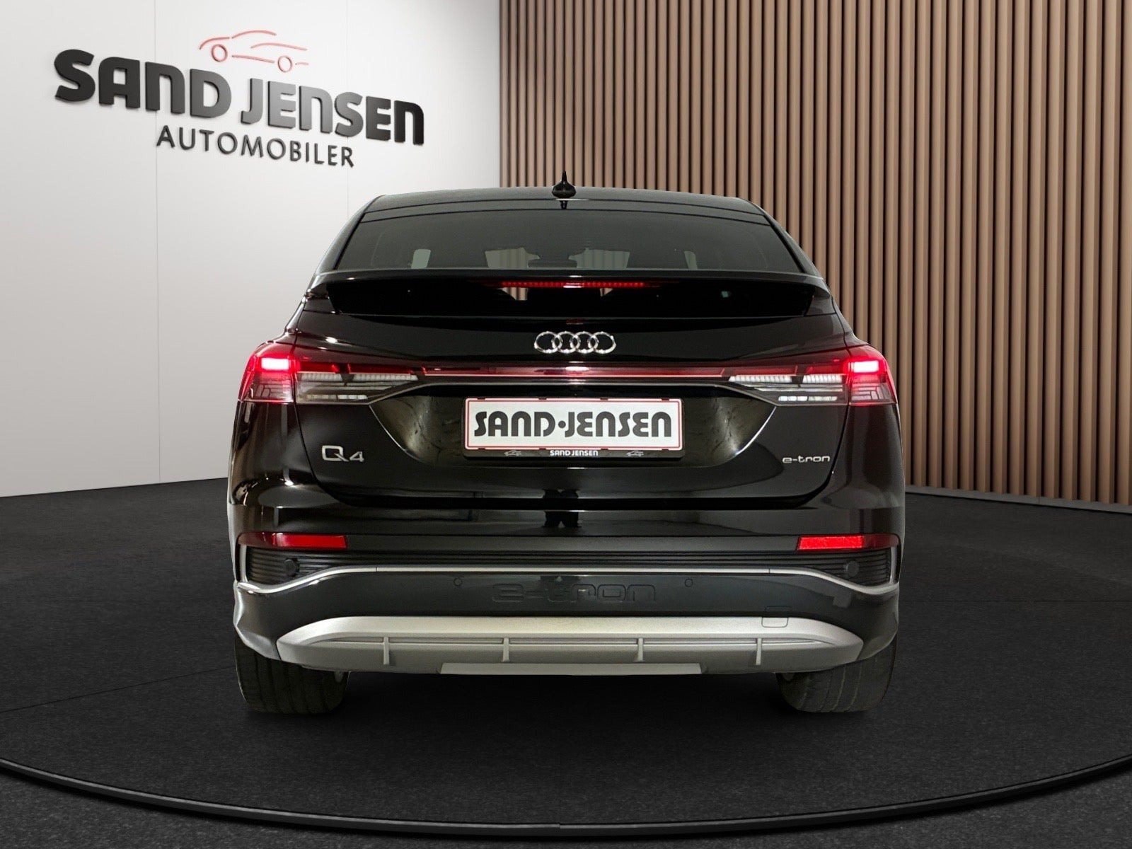 Sort Audi Q4 e-tron fra 2024