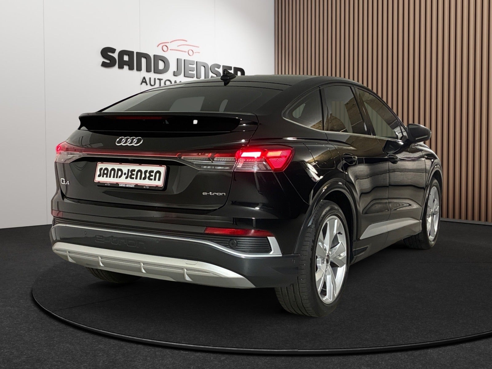 Sort Audi Q4 e-tron fra 2024