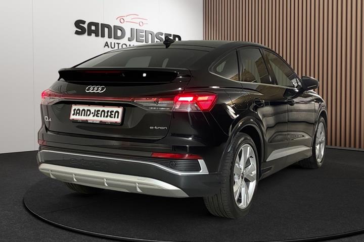 Sort Audi Q4 e-tron fra 2024