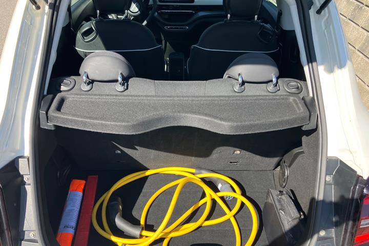 Hvid Fiat 500e fra 2023