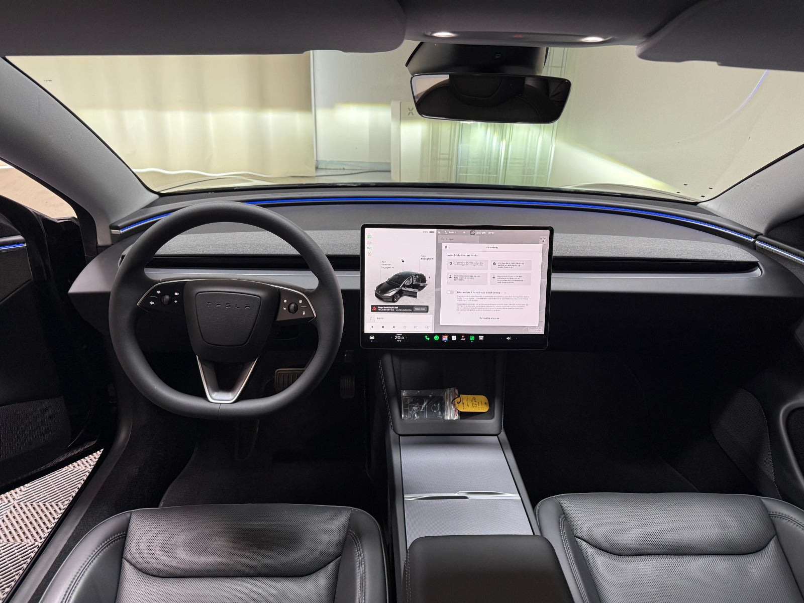 Sort Tesla Model 3 fra 2024