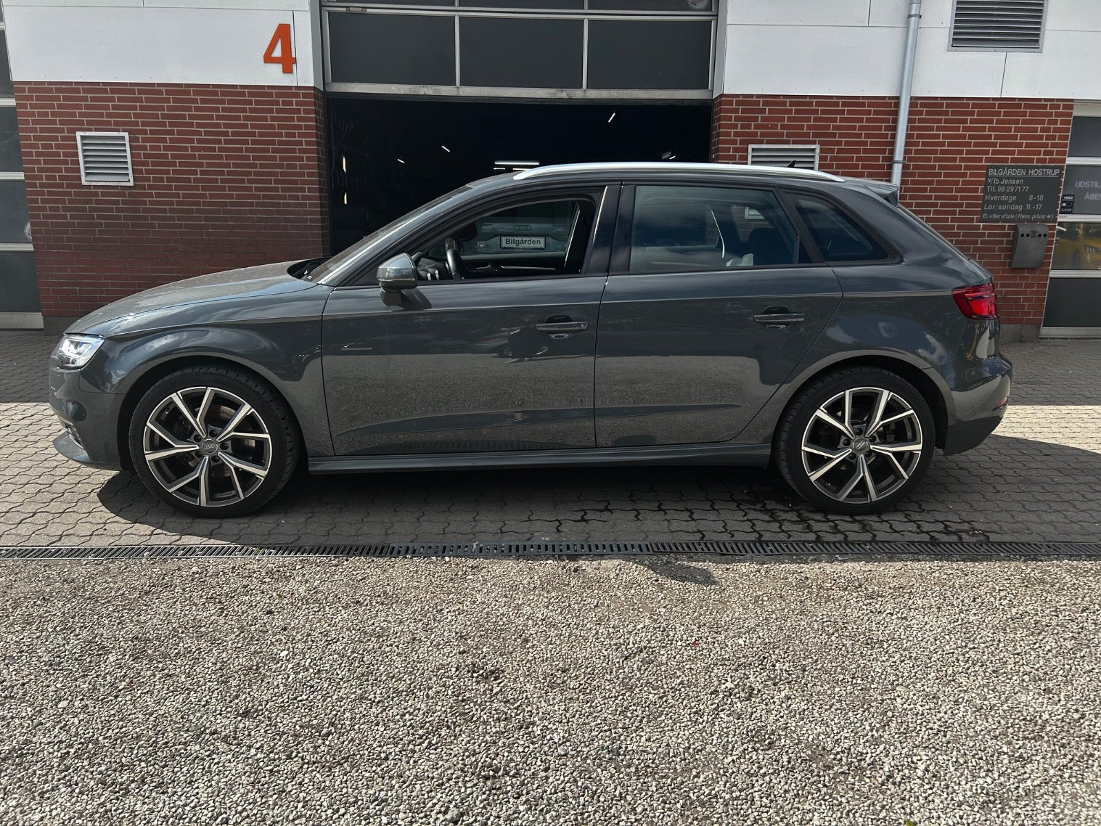 Grå Audi A3 fra 2020