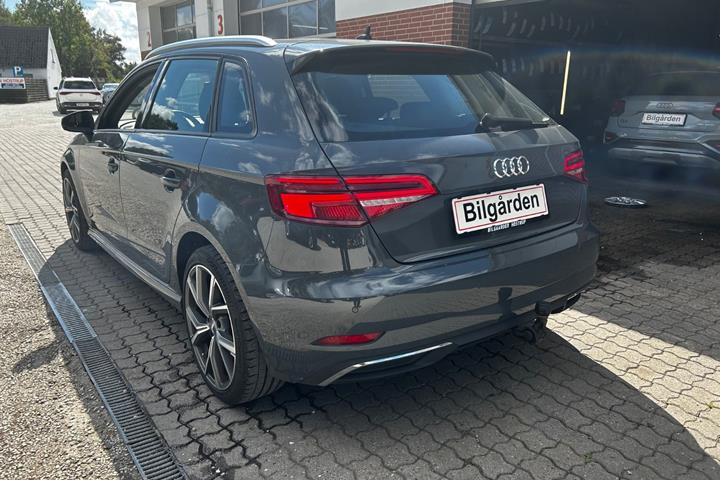 Grå Audi A3 fra 2020