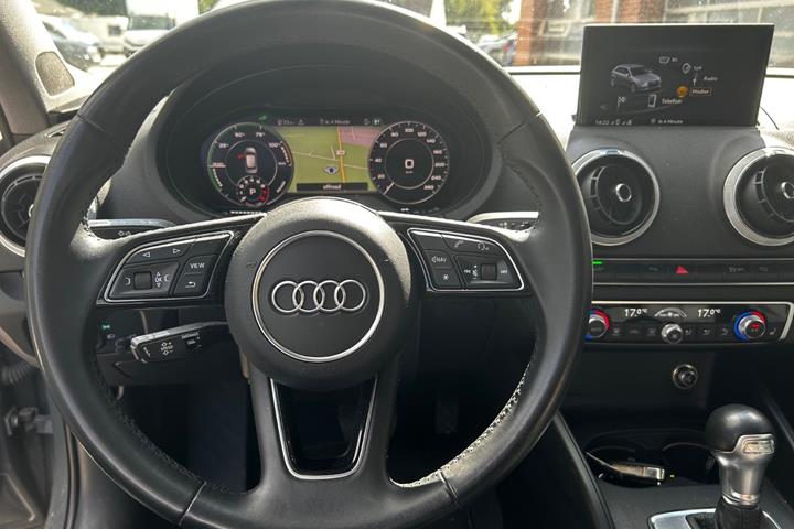Grå Audi A3 fra 2020
