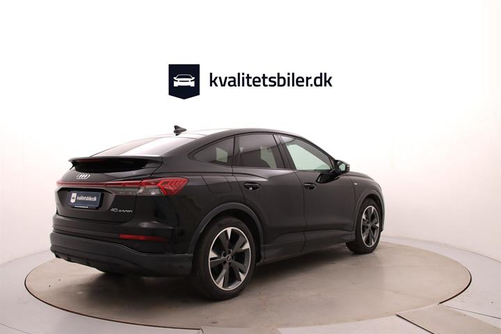 Sort Audi Q4 fra 2023