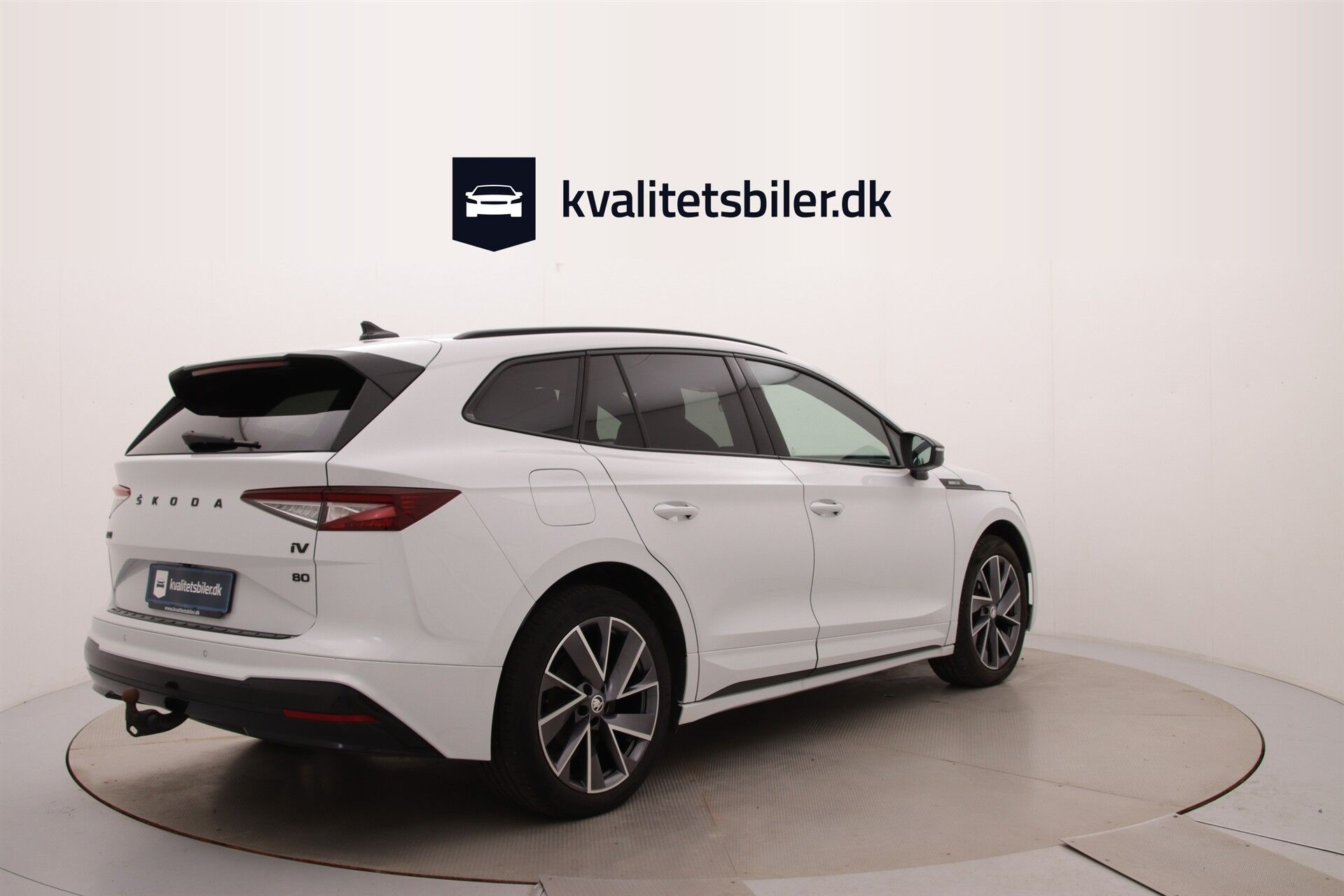 Hvid Skoda Enyaq fra 2023