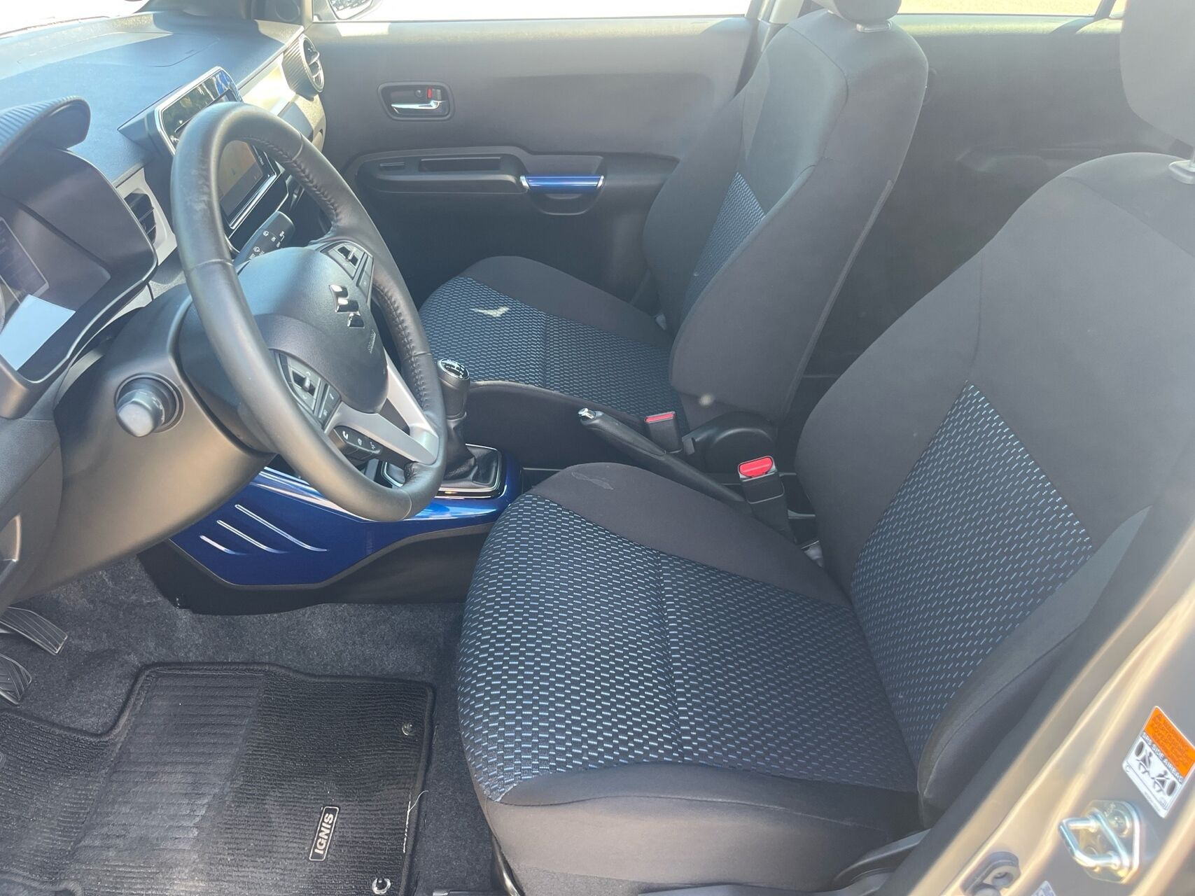 Sølv Suzuki Ignis fra 2023