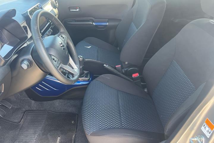Sølv Suzuki Ignis fra 2023