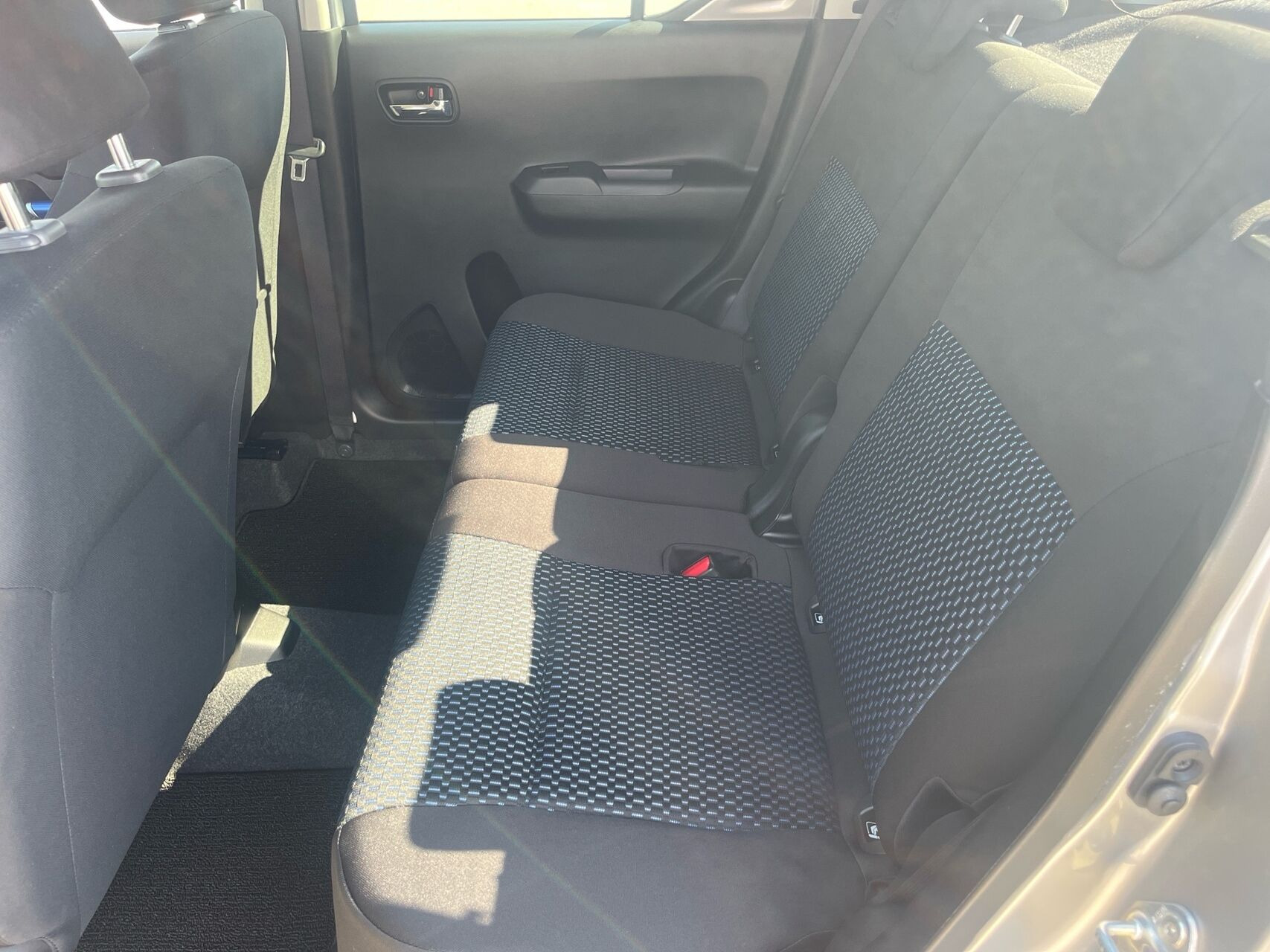 Sølv Suzuki Ignis fra 2023