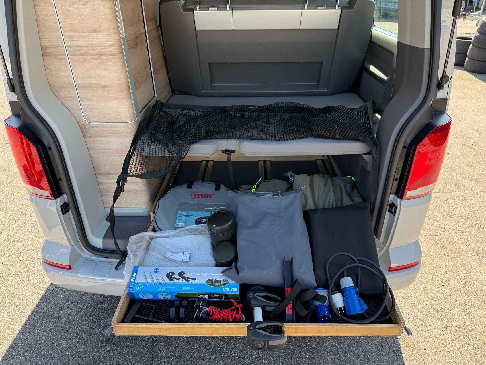 Grå VW California fra 2021