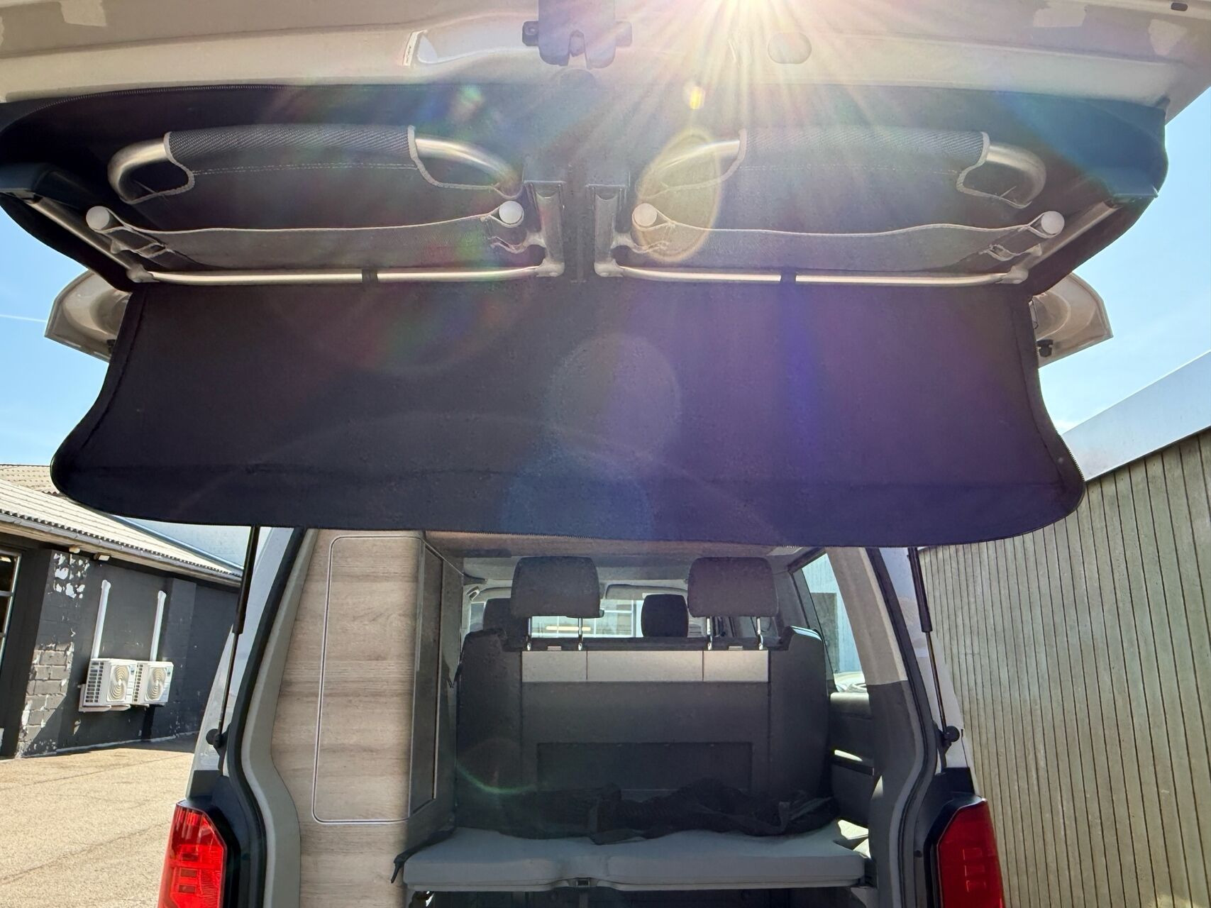 Grå VW California fra 2021