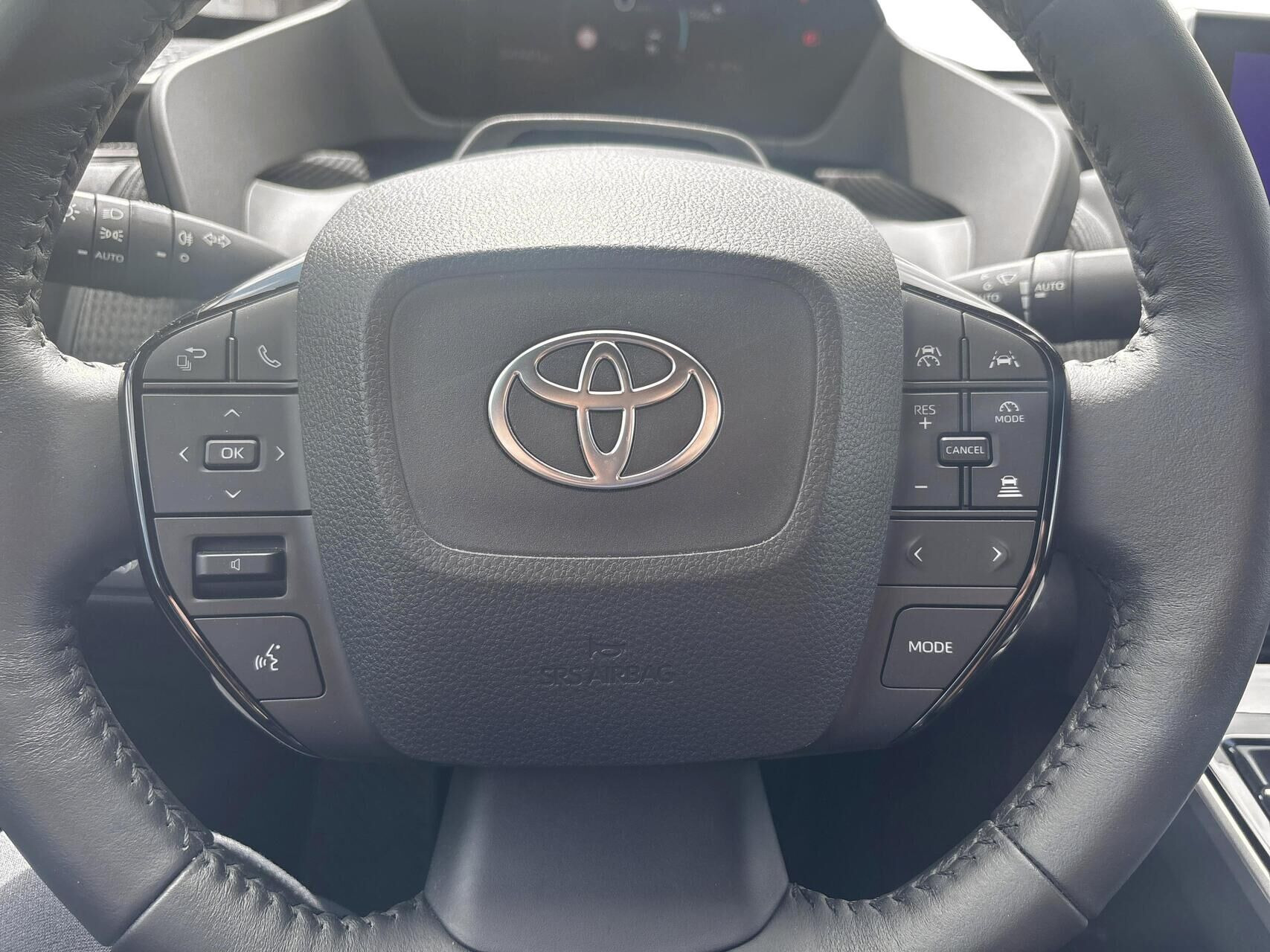Sort Toyota BZ4X fra 2025
