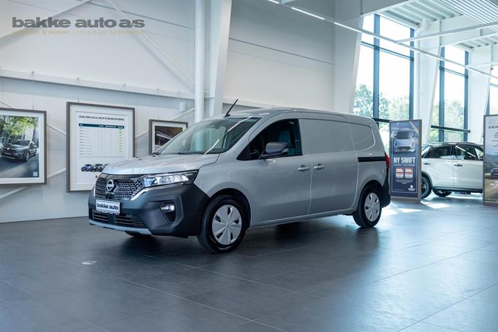 Sølv Nissan Townstar fra 2025 set udefra
