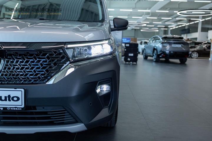 Sølv Nissan Townstar fra 2025