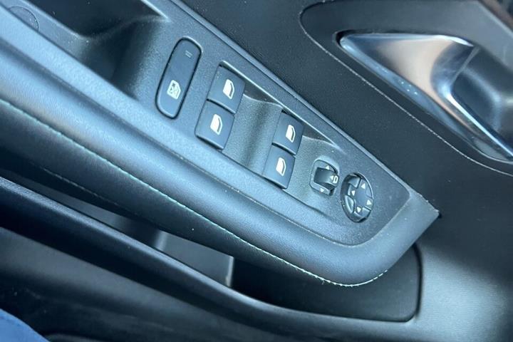 undefined Peugeot 208 fra 2021