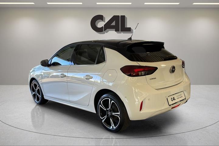 Hvid Opel Corsa fra 2020