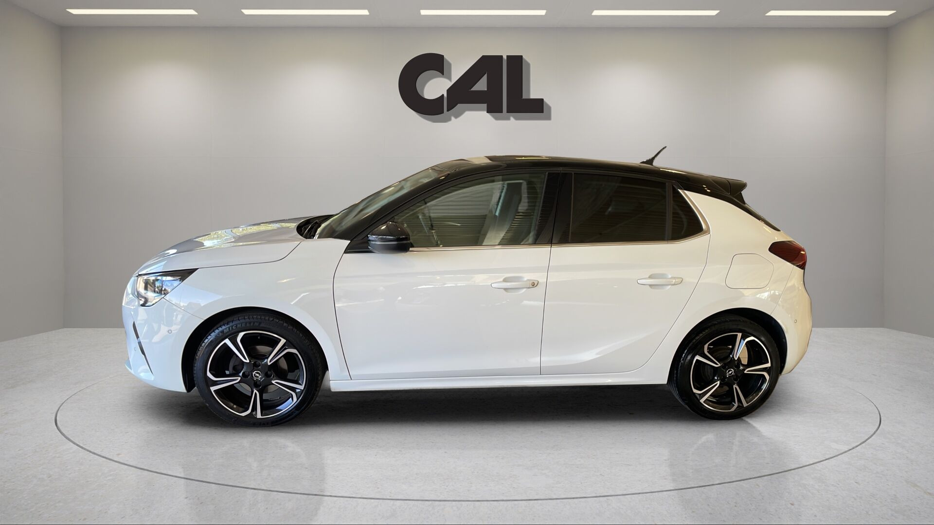 Hvid Opel Corsa fra 2020