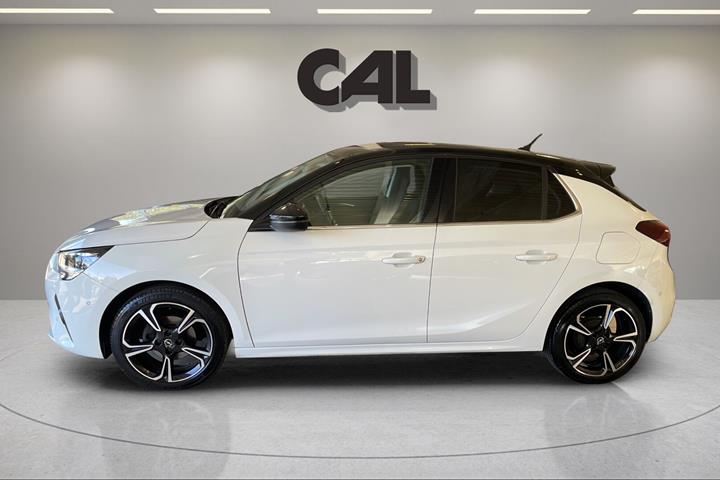 Hvid Opel Corsa fra 2020