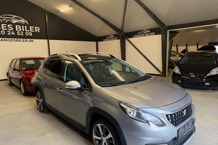 Grå Peugeot 2008 fra 2017