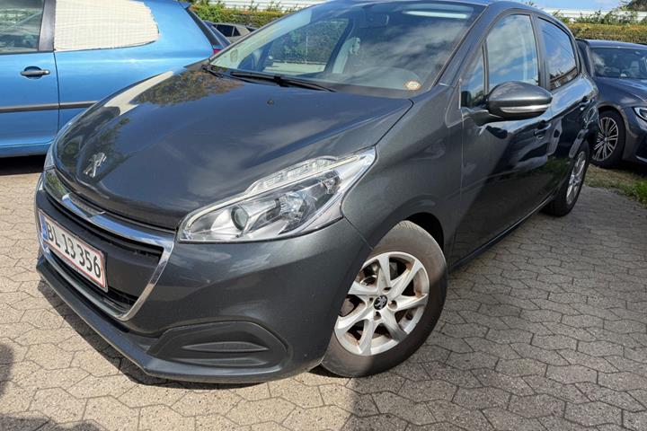 Grå Peugeot 208 fra 2017