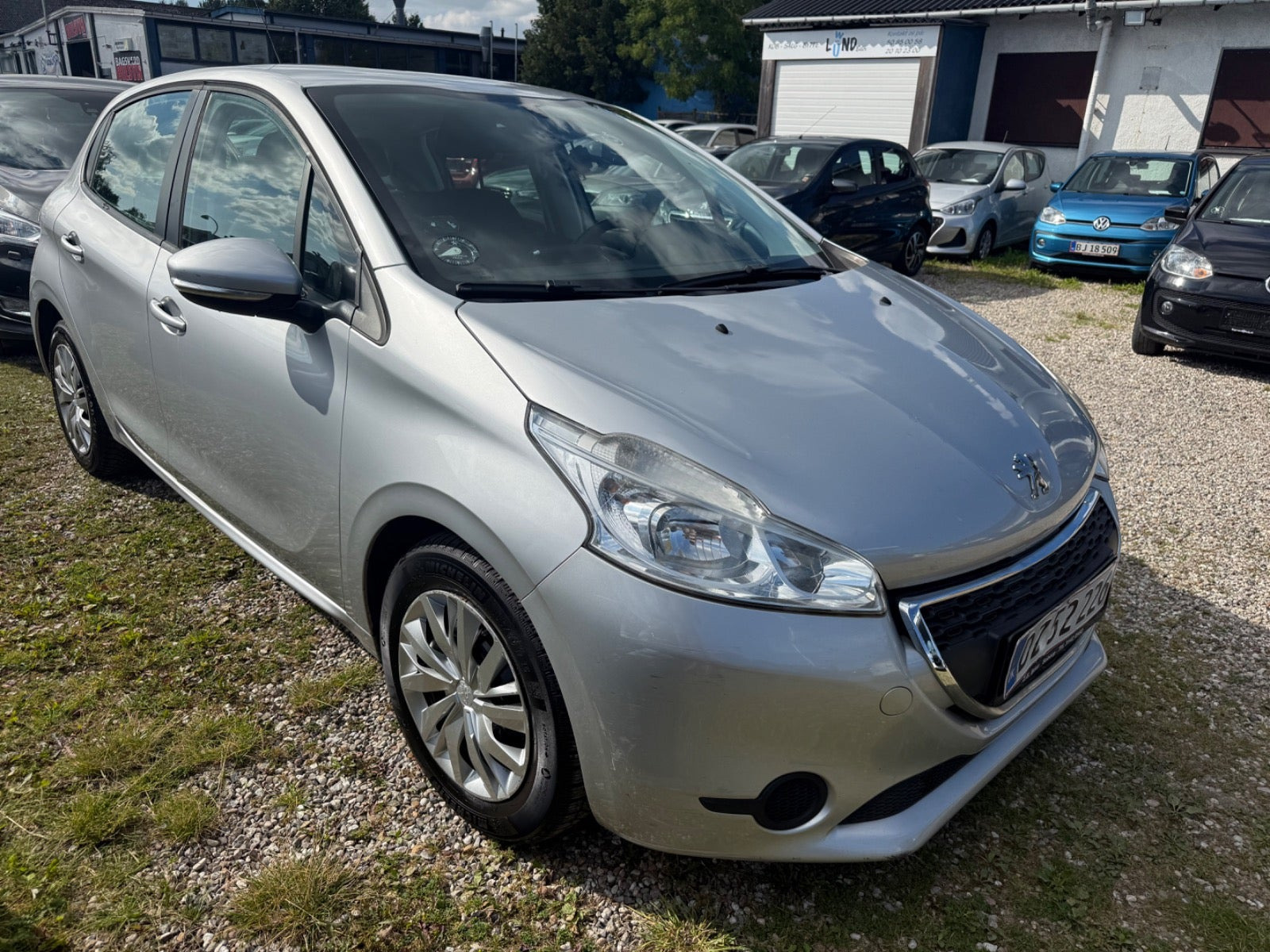 Sølv Peugeot 208 fra 2014
