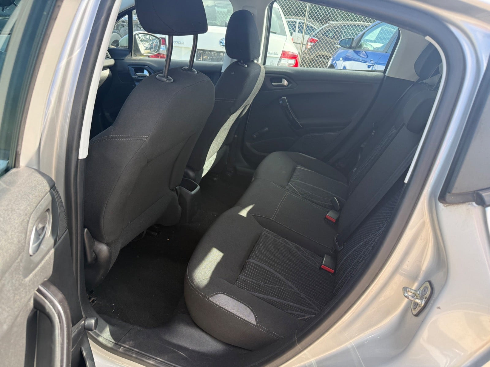 Sølv Peugeot 208 fra 2014