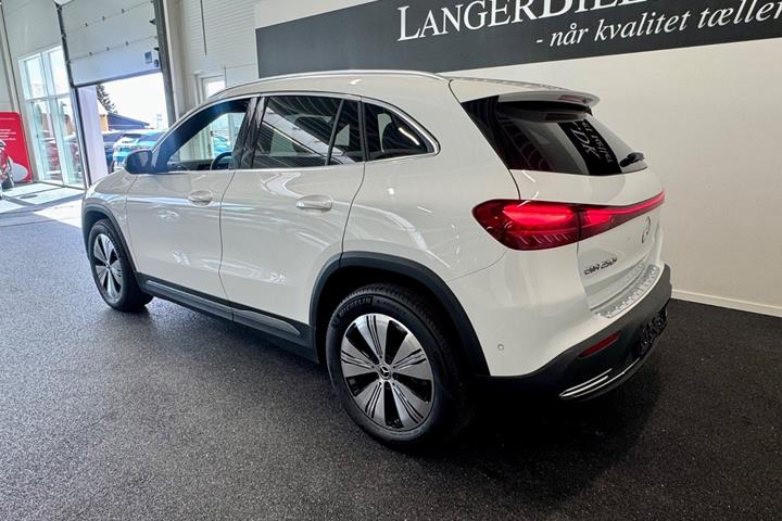 Hvid Mercedes EQA250+ fra 2025