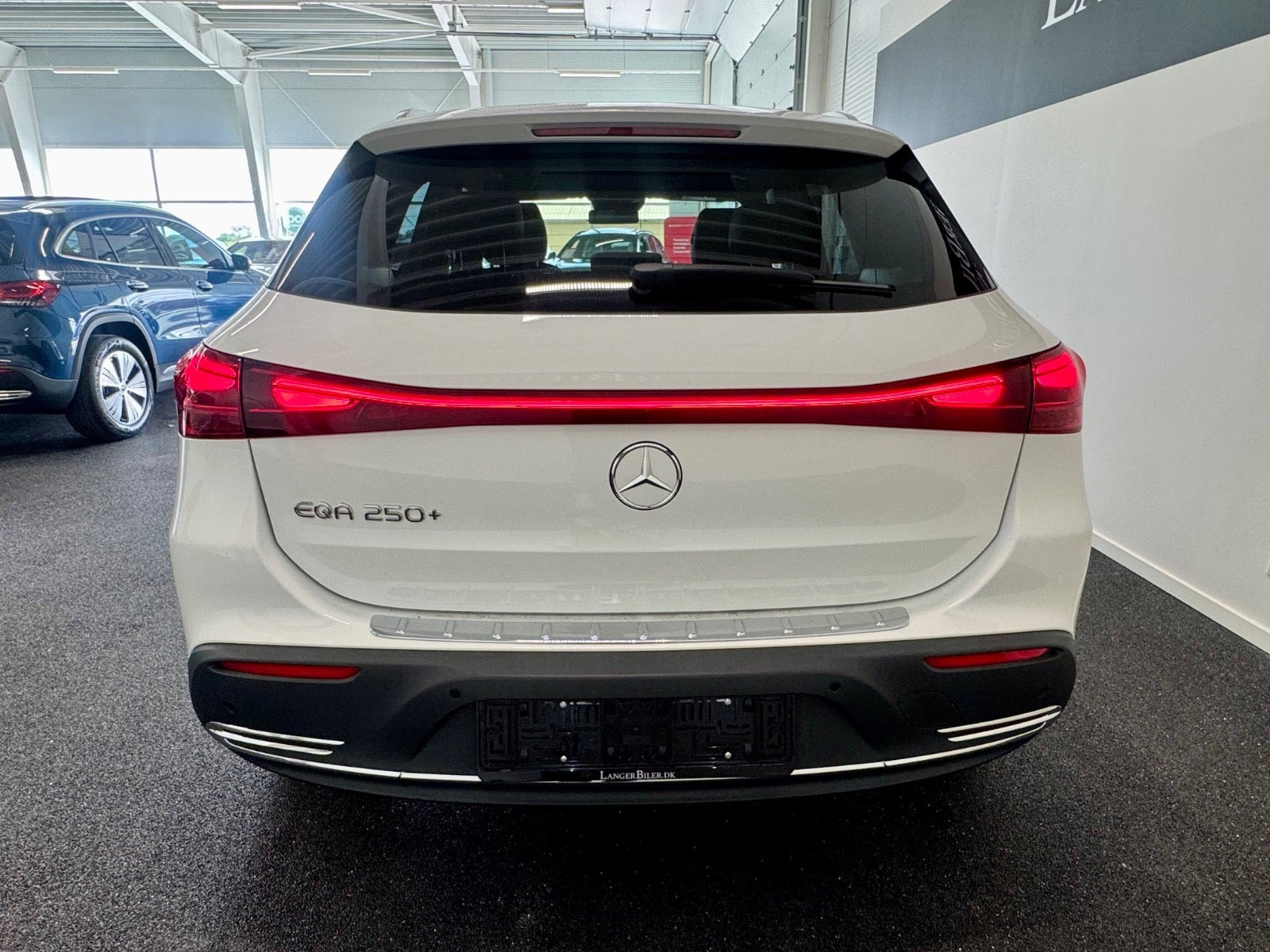 Hvid Mercedes EQA250+ fra 2025