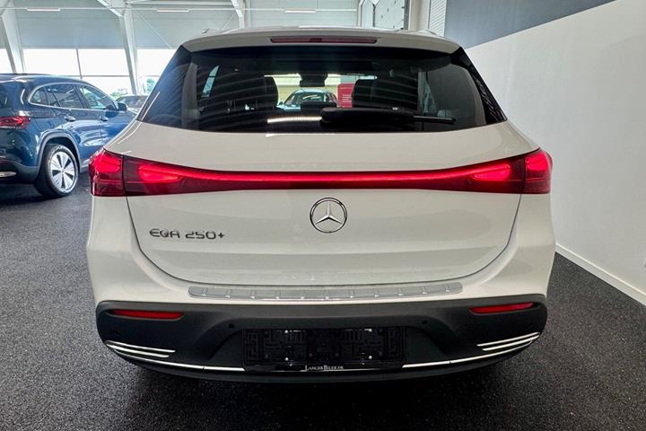 Hvid Mercedes EQA250+ fra 2025