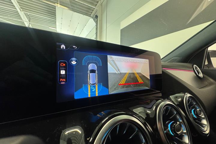 Hvid Mercedes EQA250+ fra 2025