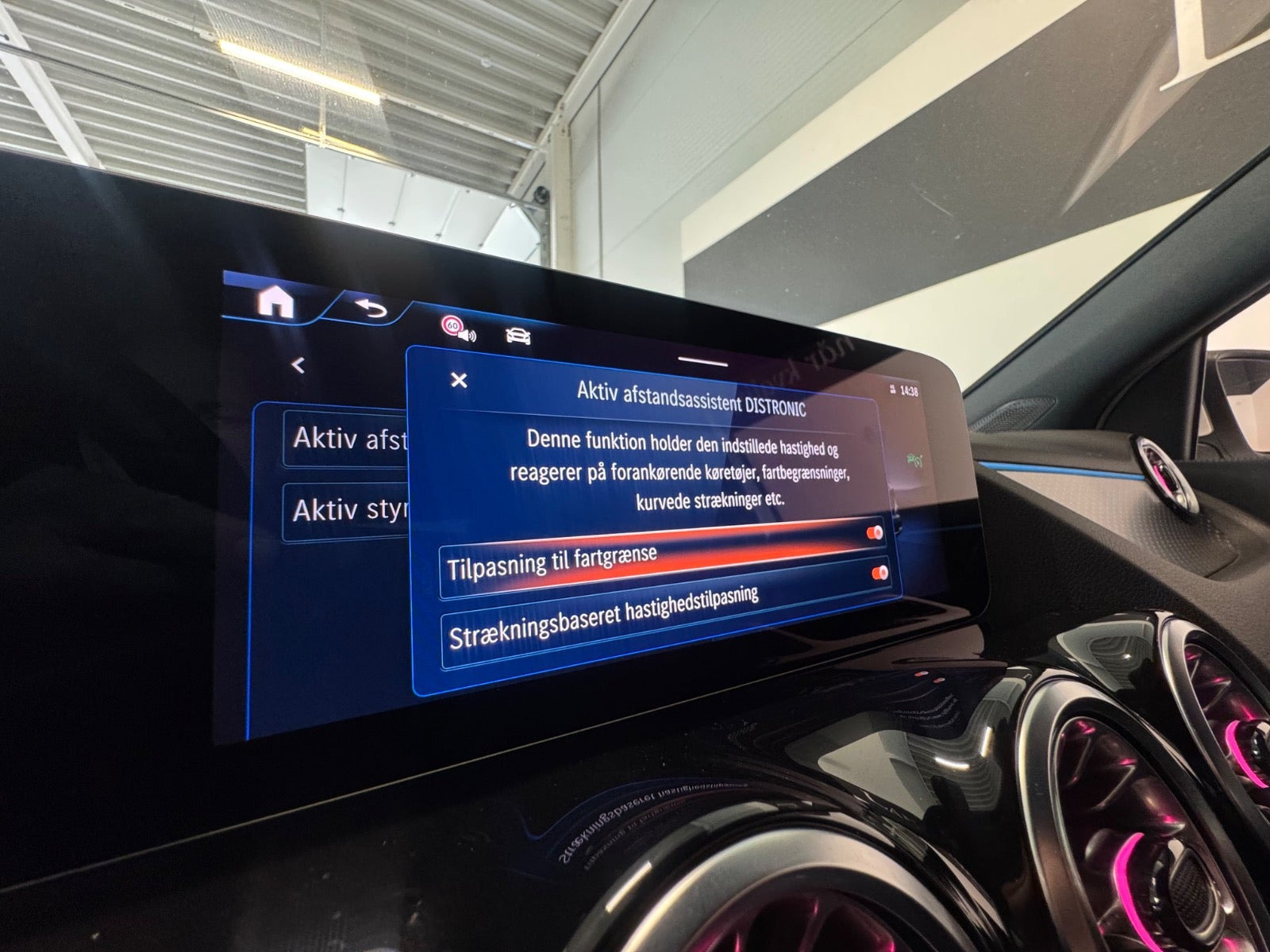 Hvid Mercedes EQA250+ fra 2025