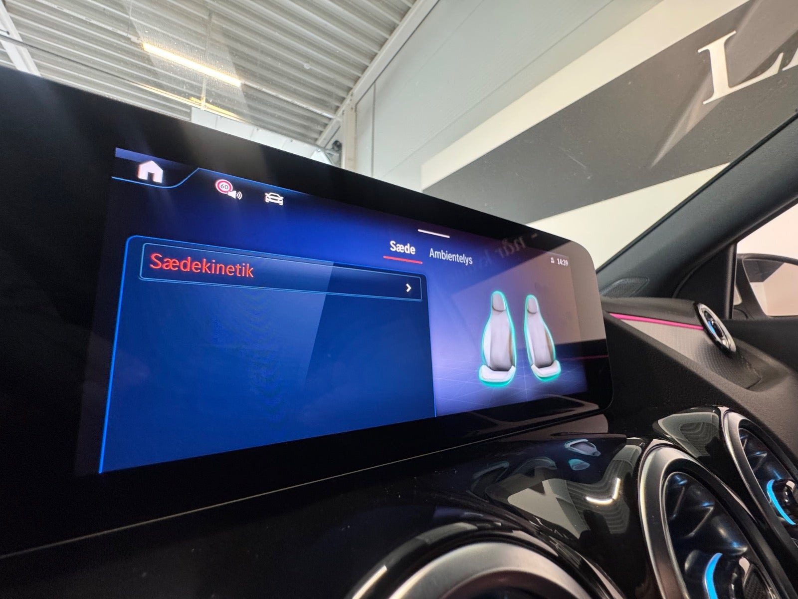 Hvid Mercedes EQA250+ fra 2025