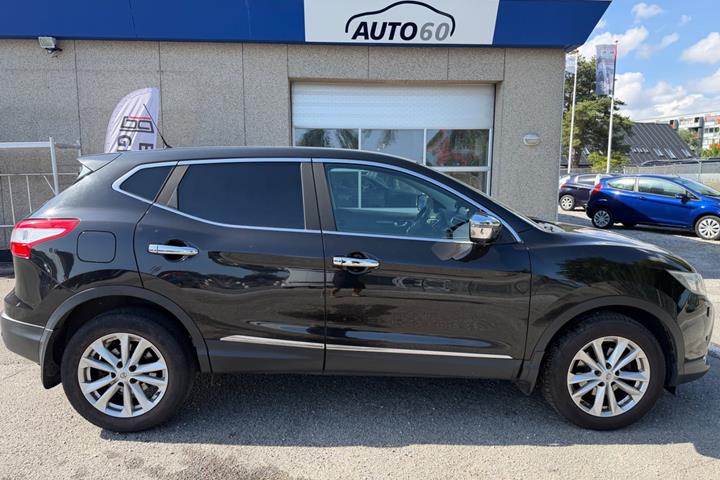 Sort Nissan Qashqai fra 2017